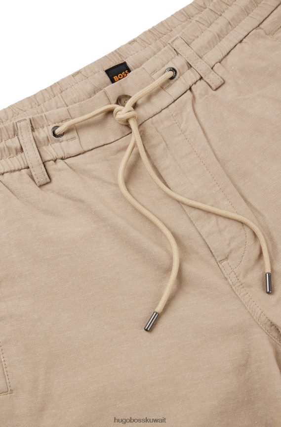 4TFNJN3854 البيج الفاتح Hugo Boss شورت بقصّة مدببة من نسيج قطني مضلع باللون البيج الفاتح