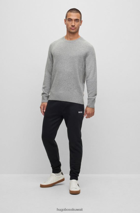 4TFNJN3858 رمادي فاتح Hugo Boss سترة هوغو برقبة دائرية باللون الرمادي الفاتح من الكشمير المسؤول