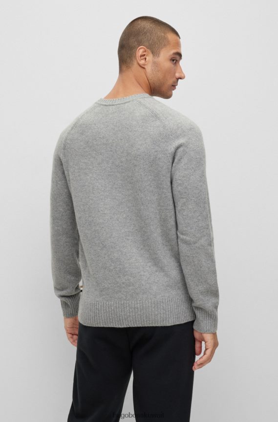 4TFNJN3858 رمادي فاتح Hugo Boss سترة هوغو برقبة دائرية باللون الرمادي الفاتح من الكشمير المسؤول