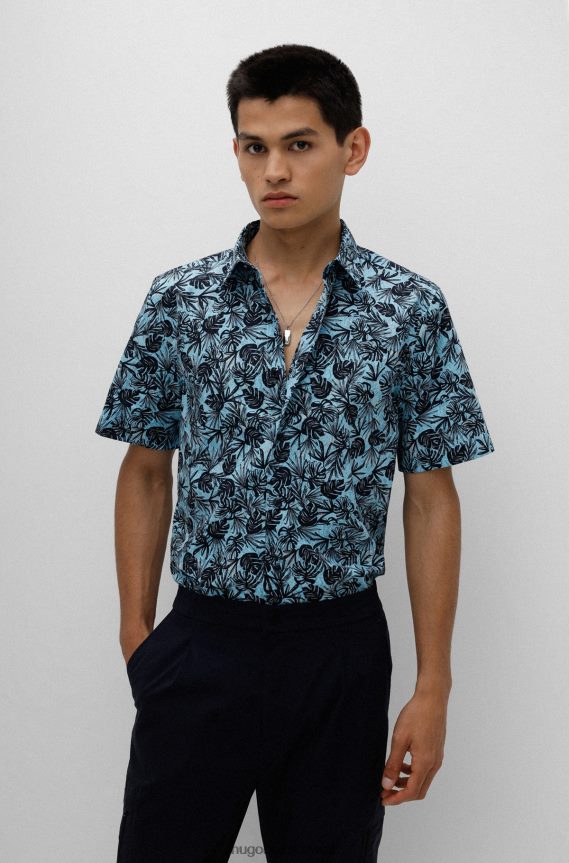 4TFNJN3859 الفيروز Hugo Boss قميص Hugo ذو المقاس المريح مصنوع من قماش القطن المطبوع بأوراق الشجر باللون الفيروزي