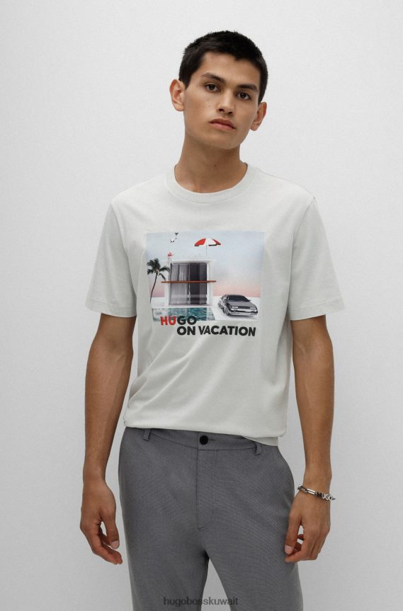 4TFNJN3864 البيج الفاتح Hugo Boss تي شيرت هوغو برقبة دائرية باللون البيج الفاتح من القطن الخالص مع أعمال فنية للإجازة