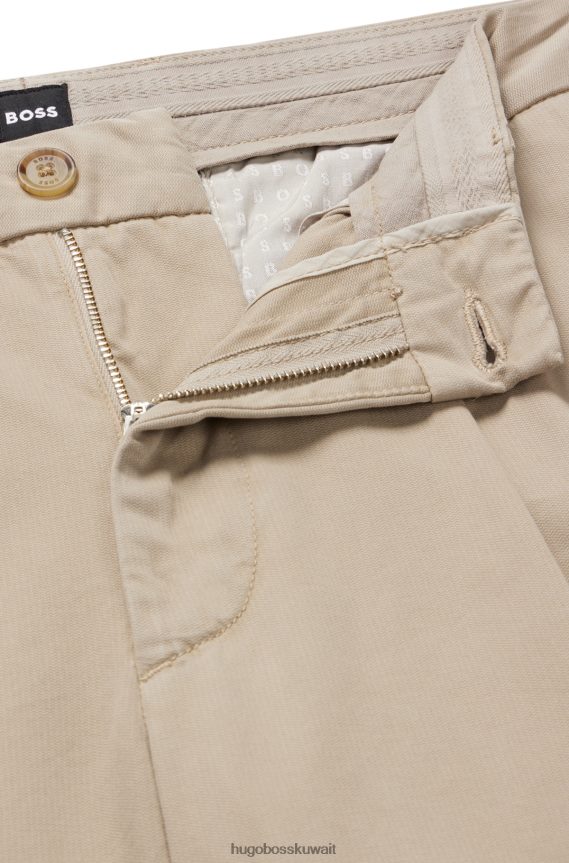4TFNJN3872 البيج الفاتح Hugo Boss بنطلون بكسرات أمامية من نسيج التويل القطني المرن باللون البيج الفاتح