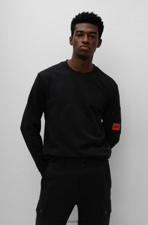 4TFNJN3893 أسود Hugo Boss قميص من النوع الثقيل من قطن تيري باللون الأسود مع شعار هوغو باللون الأحمر