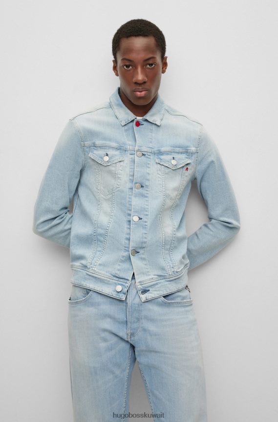 4TFNJN3909 أزرق فاتح Hugo Boss هوغو | سترة Replay بقصة عادية مصنوعة من قماش الدنيم المطاطي باللون الأزرق الفاتح