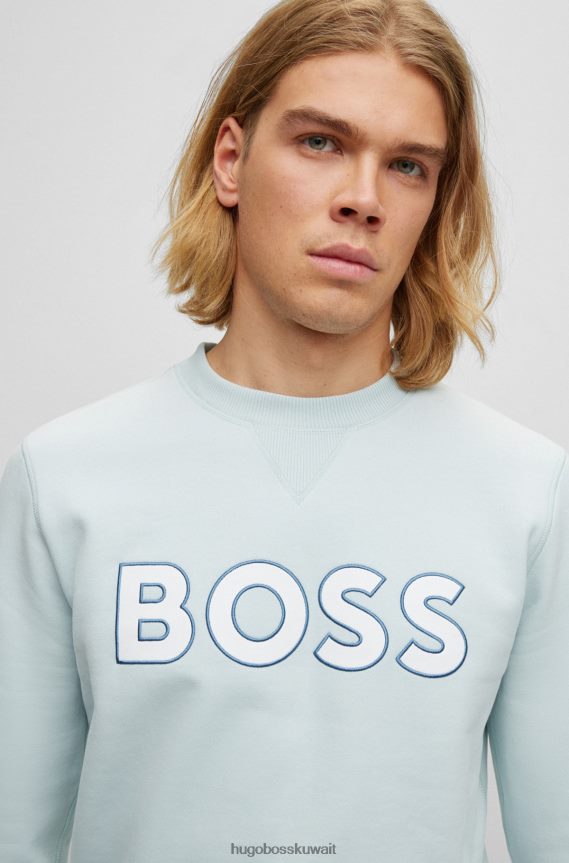 4TFNJN3930 أزرق فاتح Hugo Boss هوغو سويت شيرت مريح باللون الأزرق الفاتح مع شعار متباين