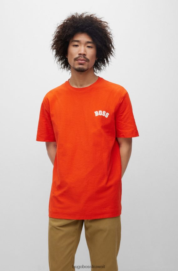 4TFNJN4005 أحمر Hugo Boss تيشيرت هوغو أحمر من القطن بمقاس كبير مع شعار وطبعة موسمية