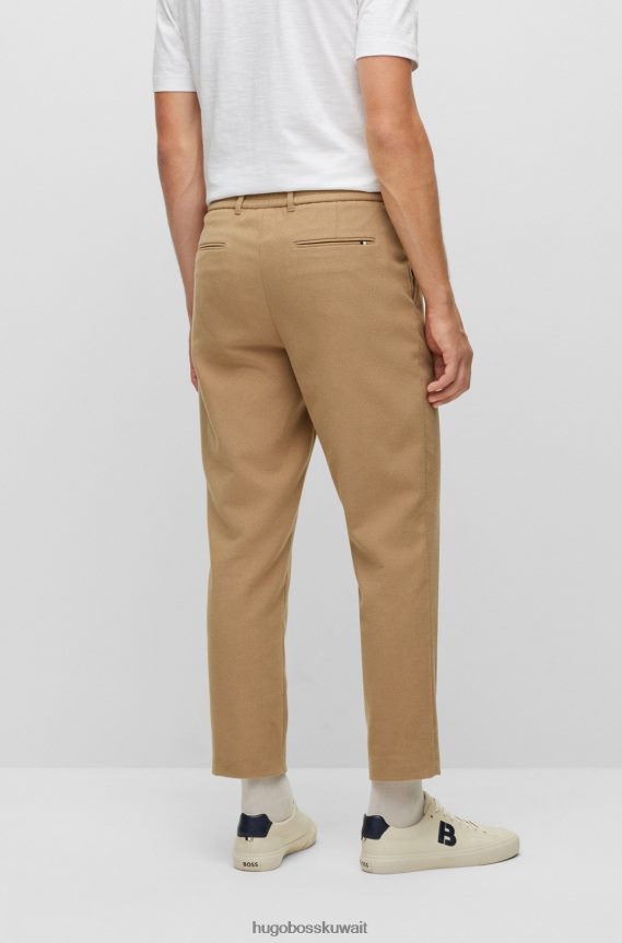 4TFNJN4012 اللون البيج Hugo Boss بنطال Hugo باللون البيج مع ثنيات أمامية
