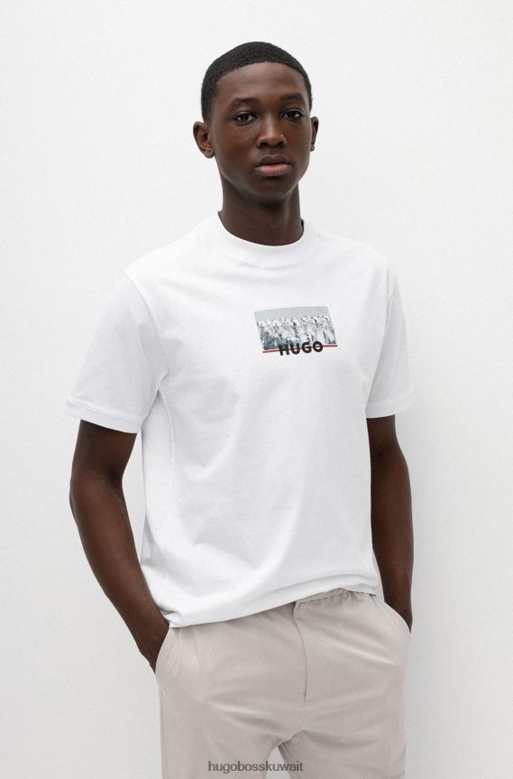 4TFNJN4023 أبيض Hugo Boss تي شيرت مريح مصنوع من القطن العضوي مع عمل فني لروبوت هوغو باللون الأبيض