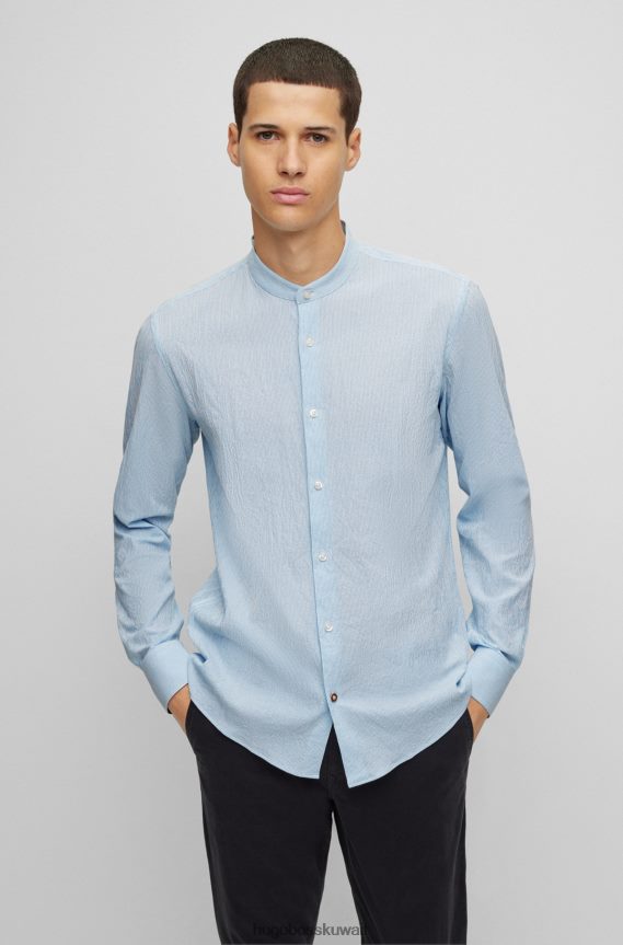 4TFNJN4024 أزرق فاتح Hugo Boss قميص هوغو أزرق فاتح بدون ياقة بقصّة ضيّقة مصنوع من القطن المخطط والمطاط