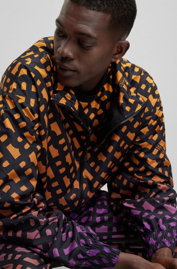 4TFNJN4066 منقوشة Hugo Boss سويت شيرت من النوع الثقيل x khaby بقصة مريحة مع سحاب وأحرف متدرجة