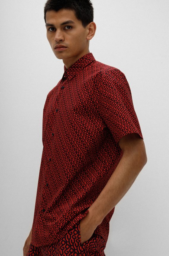 4TFNJN4097 أحمر Hugo Boss قميص Hugo ذو المقاس المريح من القطن باللون الأحمر المطبوع بشعار الماركة