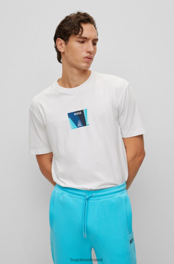 4TFNJN4116 أبيض Hugo Boss تي شيرت مريح مصنوع من القطن المطاطي مع عمل فني مطبوع باللون الأبيض