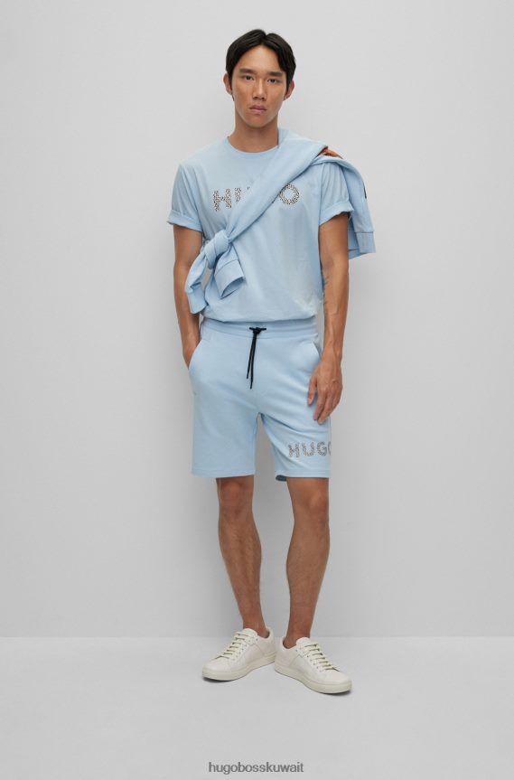 4TFNJN4135 أزرق فاتح Hugo Boss شورت من قطن تيري باللون الأزرق الفاتح مع تفاصيل شعار هوغو