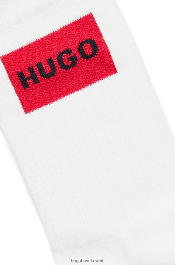 4TFNJN4139 أبيض Hugo Boss Hugo - حزمة من اثنين من الجوارب القصيرة مع ملصق شعار أحمر باللون الأبيض