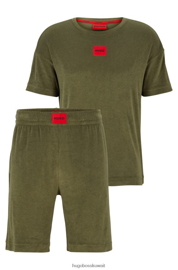 4TFNJN4143 أخضر غامق Hugo Boss طقم بيجامة تيري هوغو باللون الأخضر الداكن مريح مع ملصقات شعار حمراء