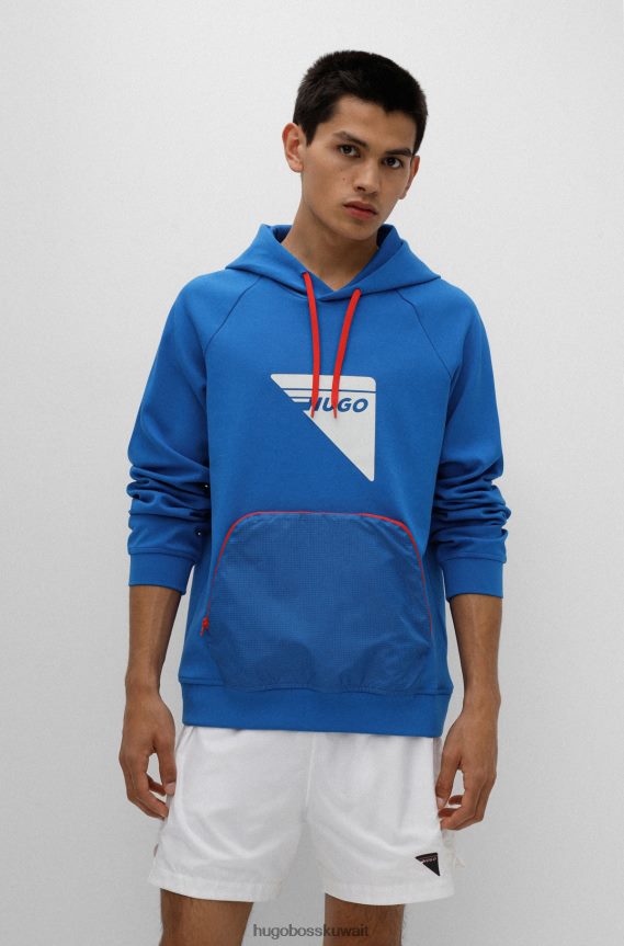 4TFNJN4151 أزرق Hugo Boss هوغو سويت شيرت بغطاء رأس بقصة ضيقة مع شعار عاكس مزخرف باللون الأزرق