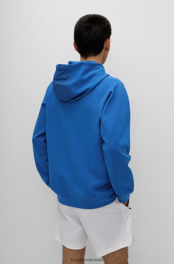 4TFNJN4151 أزرق Hugo Boss هوغو سويت شيرت بغطاء رأس بقصة ضيقة مع شعار عاكس مزخرف باللون الأزرق