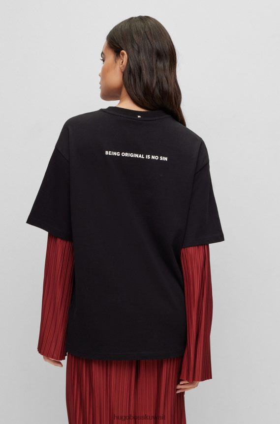 4TFNJN4219 أسود Hugo Boss تي شيرت أسود من القطن العضوي بقصة مريحة مع رسومات فريدا كاهلو