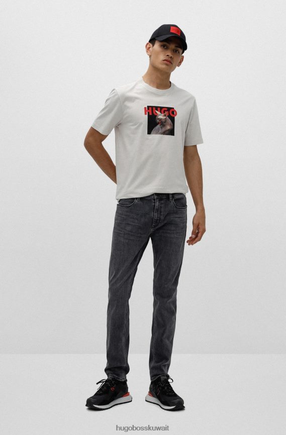 4TFNJN4232 الرمادي الداكن Hugo Boss بنطال جينز رمادي داكن بقصّة ضيّقة من قماش الدنيم الأسود المريح والمطاط