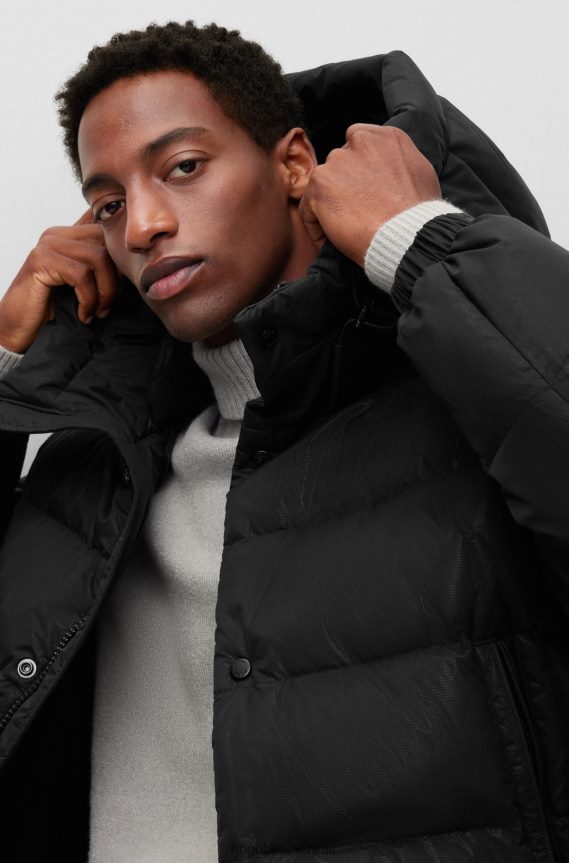 4TFNJN4290 أسود Hugo Boss سترة سوداء مقاومة للماء مع شارة حرف واحد فقط وبطانة هوغو