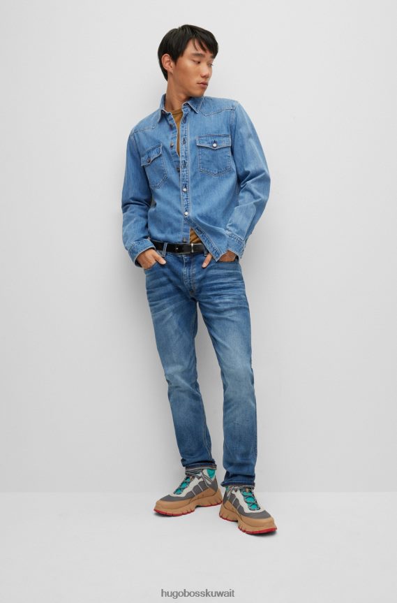 4TFNJN4317 أزرق فاتح Hugo Boss قميص هوغو ذو قصة مريحة باللون الأزرق الفاتح مصنوع من قطن الدنيم الخالص