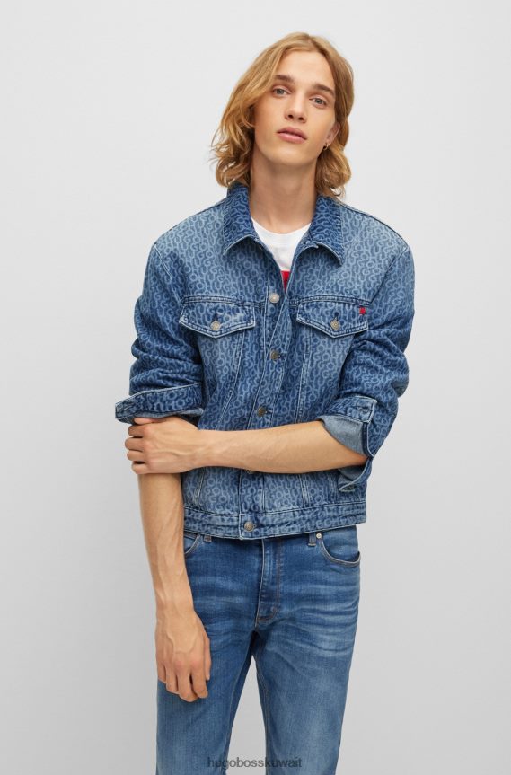 4TFNJN4324 أزرق Hugo Boss سترة هوغو من الدينيم باللون الأزرق بقصة عادية مع طباعة شعار على كامل التصميم