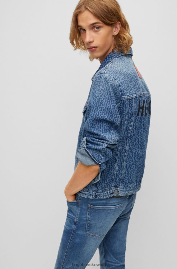 4TFNJN4324 أزرق Hugo Boss سترة هوغو من الدينيم باللون الأزرق بقصة عادية مع طباعة شعار على كامل التصميم