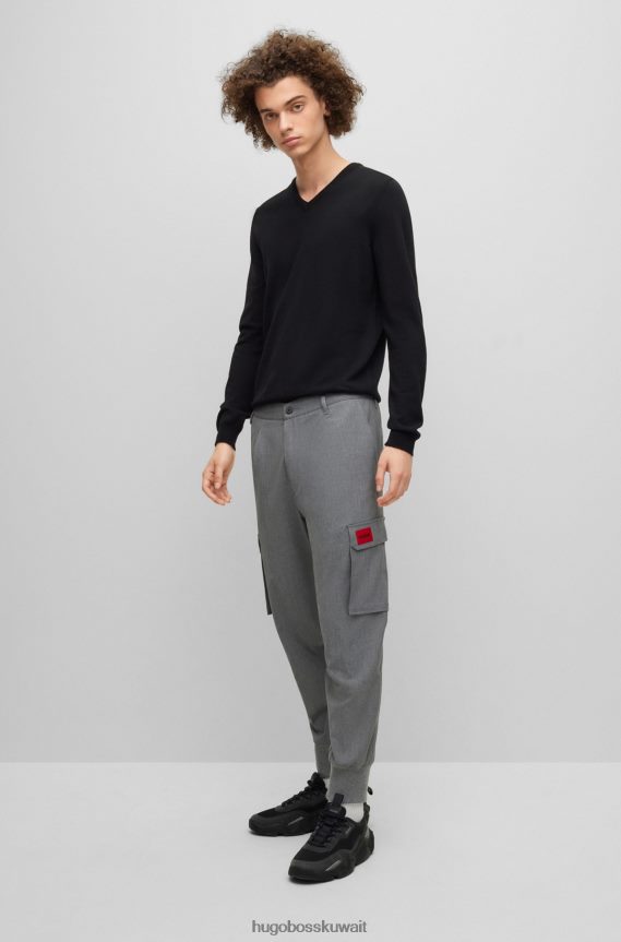 4TFNJN4343 رمادي فاتح Hugo Boss بنطال هوغو كارغو ذو قصة ضيقة باللون الرمادي الفاتح مصنوع من قماش مطاطي عالي الأداء