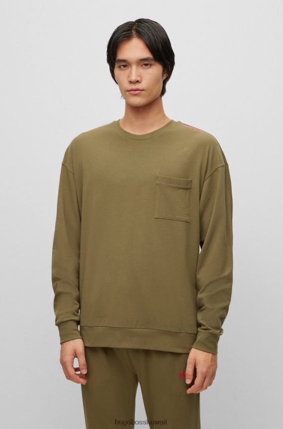 4TFNJN4364 اخضر فاتح Hugo Boss كنزة هوغو من القطن المطاطي باللون الأخضر الفاتح مع تفاصيل الشعار