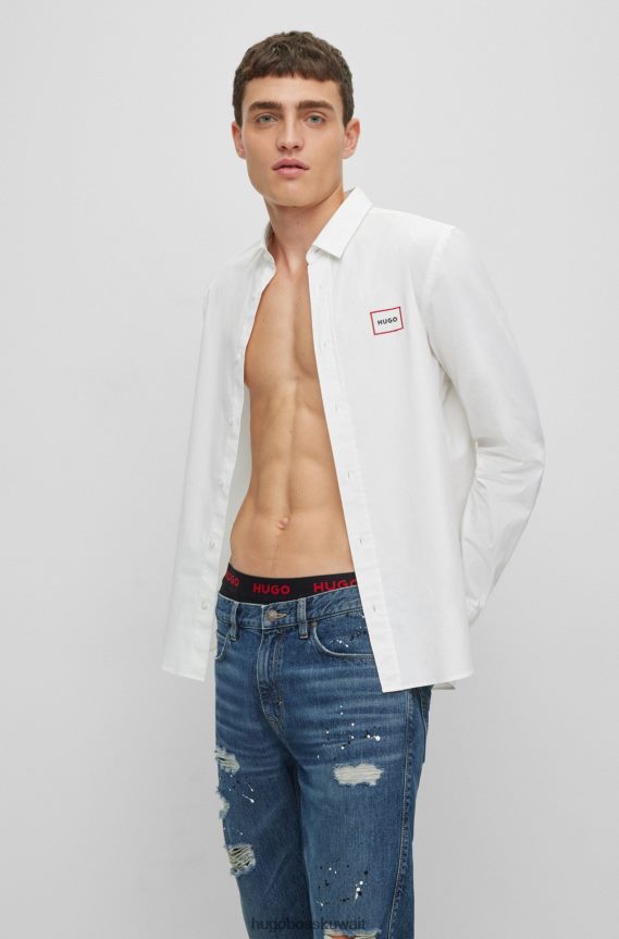 4TFNJN4386 أبيض Hugo Boss قميص هوغو أبيض مريح من القطن المطاطي مع شعار مؤطر