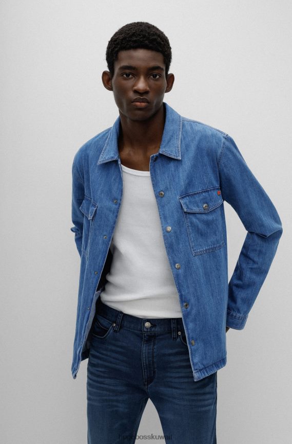 4TFNJN4415 أزرق فاتح Hugo Boss قميص علوي من الدينيم مقاس كبير مع طباعة شعار هوغو باللون الأزرق الفاتح