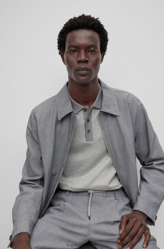 4TFNJN4453 رمادي فاتح Hugo Boss قميص بولو بقصة ضيقة مصنوع من القطن والحرير باللون الرمادي الفاتح