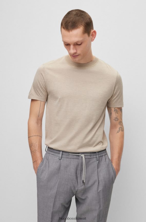 4TFNJN4468 البيج الفاتح Hugo Boss تي شيرت هوغو من قطن الحرير باللون البيج الفاتح مع خطوط رفيعة