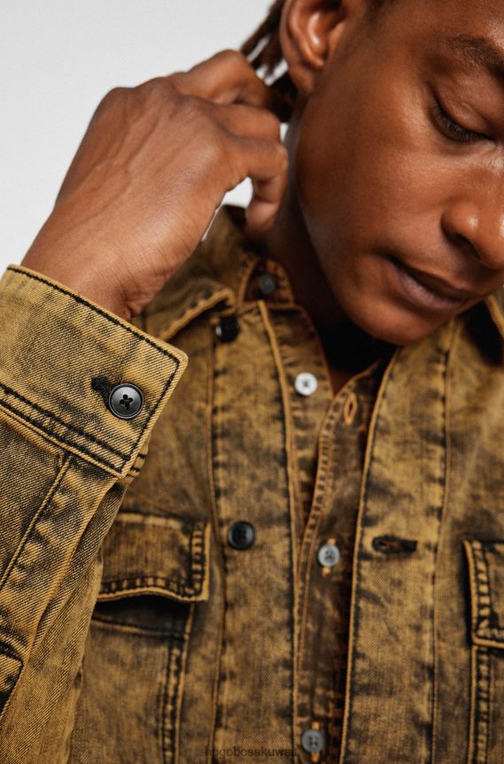 4TFNJN4473 بني Hugo Boss سترة بنية ذات مقاس عادي من قماش الدنيم المريح والمطاط