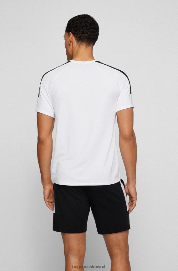 4TFNJN4537 أبيض Hugo Boss هوغو تي شيرت أبيض اللون بمقاس عادي مع شعار متباين