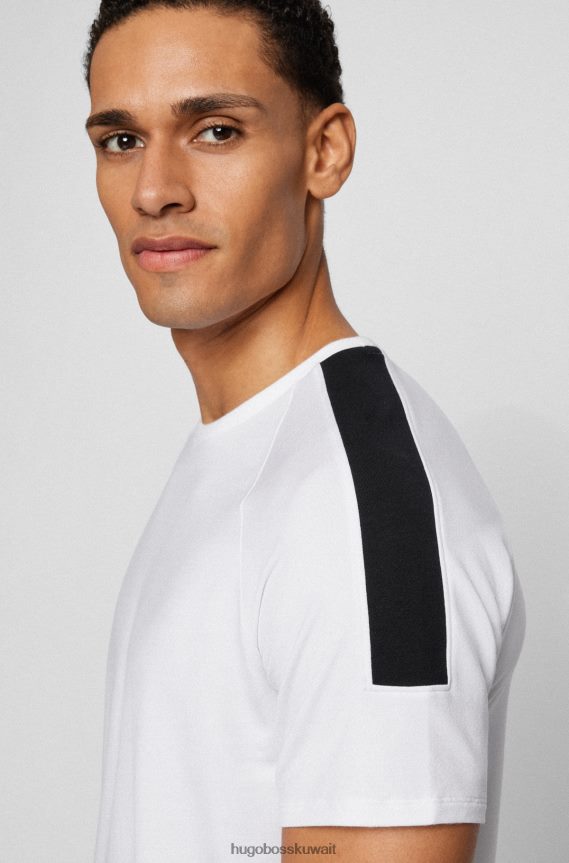 4TFNJN4537 أبيض Hugo Boss هوغو تي شيرت أبيض اللون بمقاس عادي مع شعار متباين