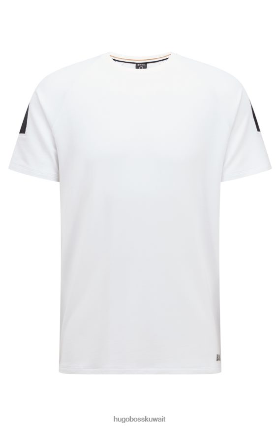 4TFNJN4537 أبيض Hugo Boss هوغو تي شيرت أبيض اللون بمقاس عادي مع شعار متباين