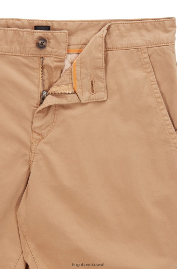 4TFNJN4578 اللون البيج Hugo Boss شورت باللون البيج بقصة ضيقة من نسيج التويل القطني المطاطي