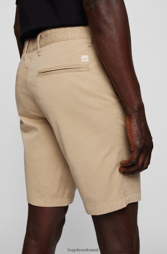 4TFNJN4583 البيج الفاتح Hugo Boss شورت بقصة ضيقة من نسيج التويل القطني المرن باللون البيج الفاتح