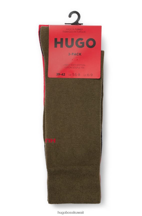 4TFNJN4627 أسود/بني فاتح/أحمر Hugo Boss حزمة من ثلاثة جوارب بالطول العادي مع تفاصيل الشعار باللون الأسود من Hugo