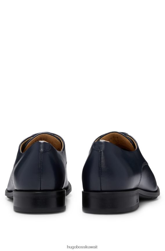 4TFNJN4678 أزرق غامق Hugo Boss أحذية جلدية بدون كعب مع شعار Emed ونعل خارجي خفيف الوزن