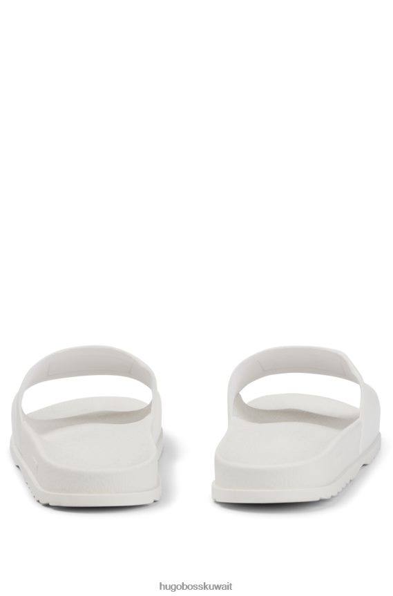 4TFNJN4736 أبيض Hugo Boss شرائح إيطالية الصنع مع رقعة شعار هوغو باللون الأحمر والأبيض