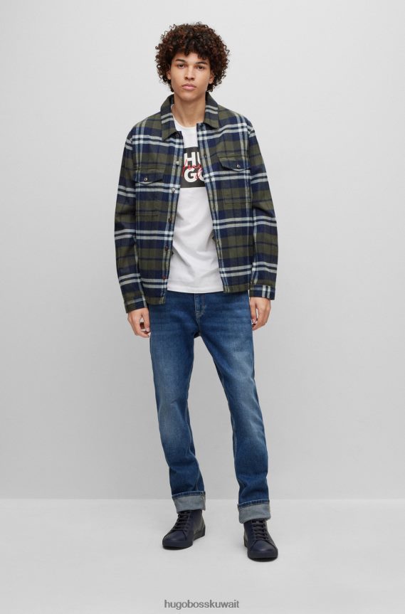 4TFNJN4758 أزرق غامق Hugo Boss حذاء رياضي هوغو باللون الأزرق الداكن من الجلد المحبب مع ملصق شعار باللون الأحمر