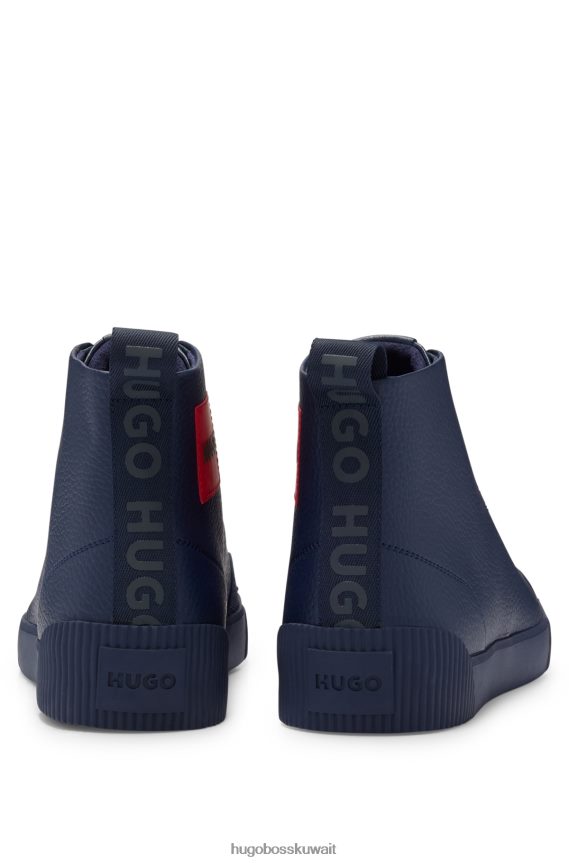 4TFNJN4758 أزرق غامق Hugo Boss حذاء رياضي هوغو باللون الأزرق الداكن من الجلد المحبب مع ملصق شعار باللون الأحمر