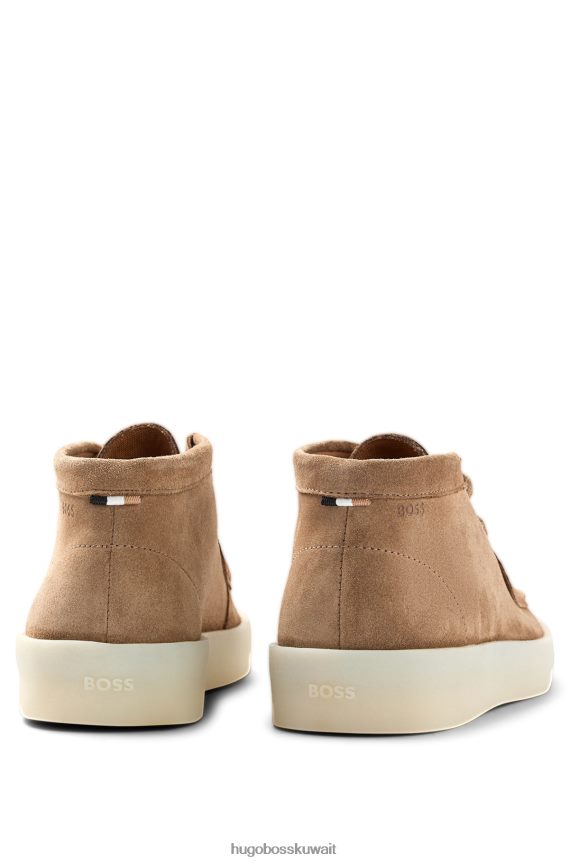 4TFNJN4771 اللون البيج Hugo Boss حذاء صحراوي من جلد الغزال باللون البيج من Hugo مع مقدمة مئزر