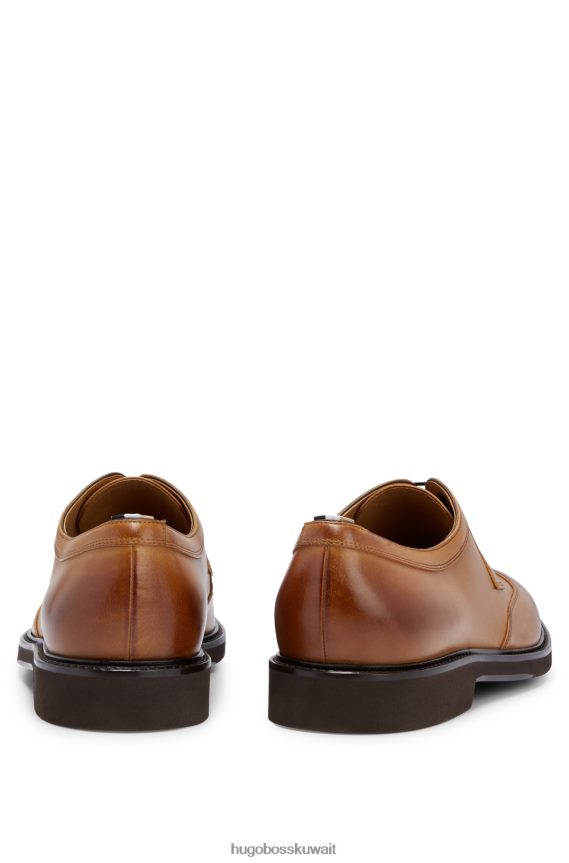 4TFNJN4792 بني Hugo Boss حذاء ديربي وينج تيب من الجلد المصقول باللون البني من هوغو