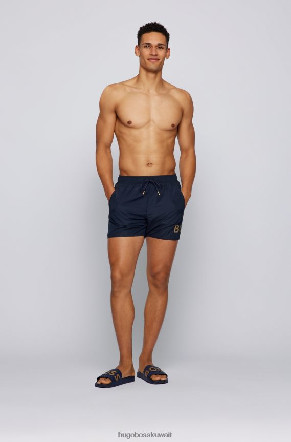 4TFNJN4802 أزرق غامق Hugo Boss شرائح هوغو إيطالية الصنع باللون الأزرق الداكن مع حزام يحمل شعارًا متباينًا