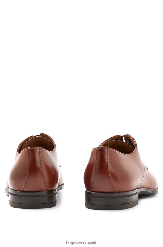 4TFNJN4815 بني Hugo Boss حذاء ديربي هوغو بني إيطالي الصنع من الجلد المدبوغ نباتيًا