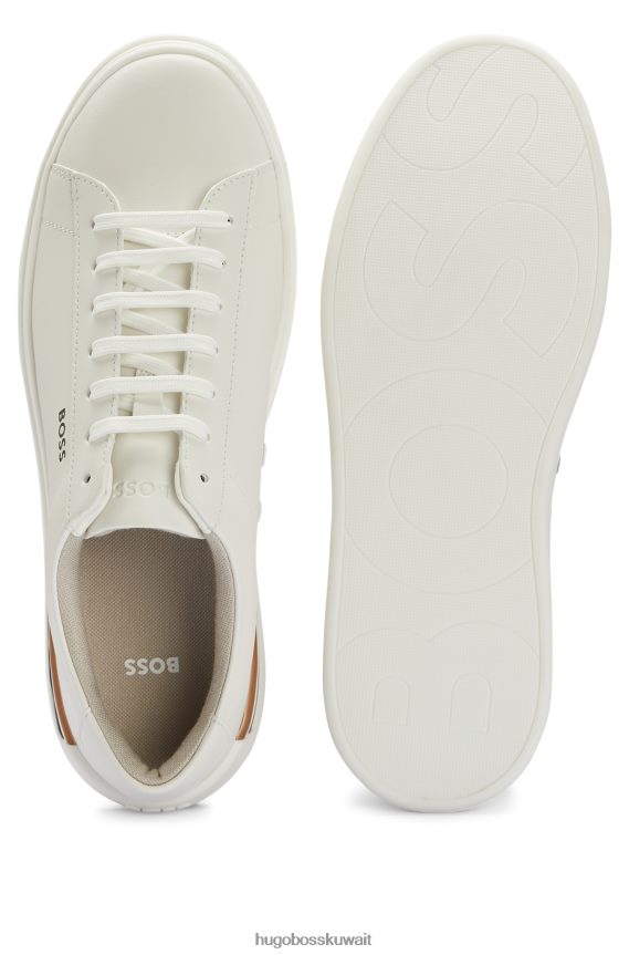 4TFNJN4835 أبيض Hugo Boss حذاء رياضي على شكل كوب مع كعب مخطط باللون الأبيض
