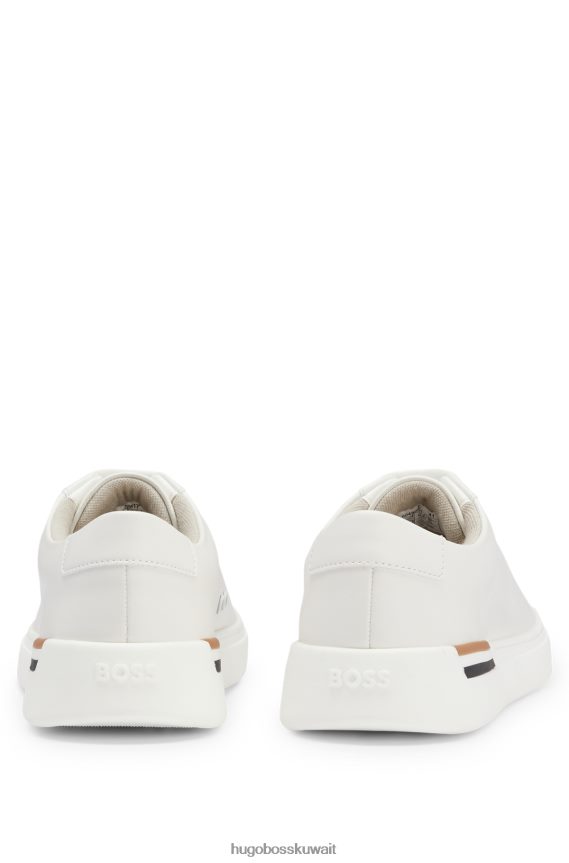 4TFNJN4835 أبيض Hugo Boss حذاء رياضي على شكل كوب مع كعب مخطط باللون الأبيض
